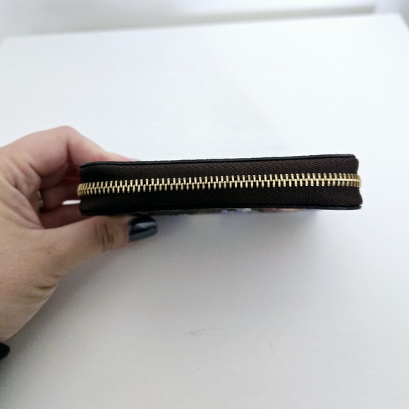 Louis Vuitton Ltd Edition Monogram Holiday Vivienne Hot Air Balloon Zippy Wallet - Picture 6 of 12